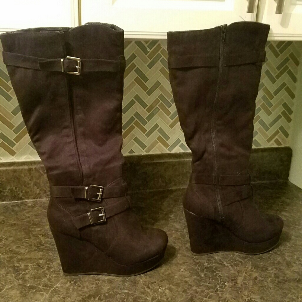 New Black Wedge Boots
